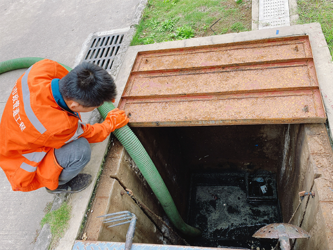 遂昌抽化粪池